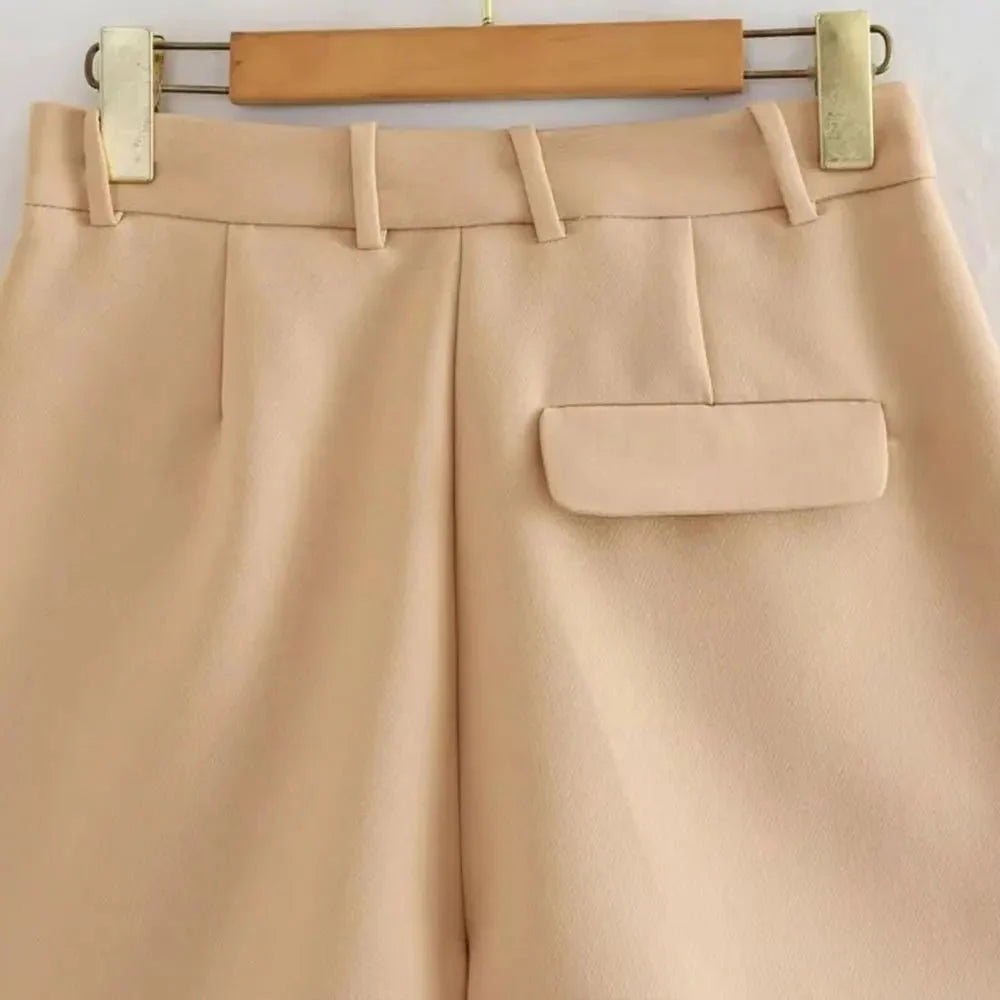 Tailored Shorts – Soft Fabric – Chic Everyday Style