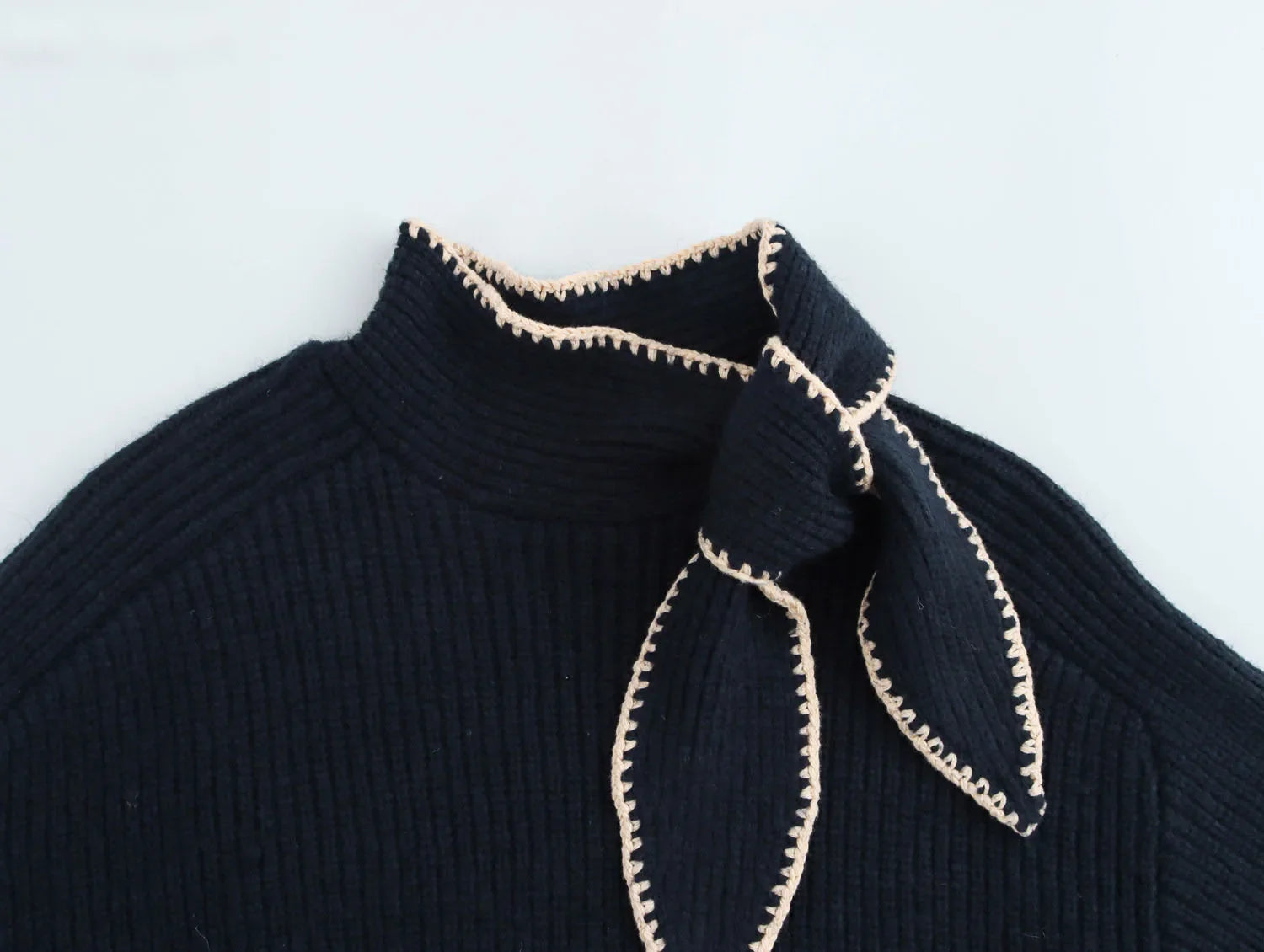 Long Sleeve Sweater – Bow Detail – Festive Winter Look