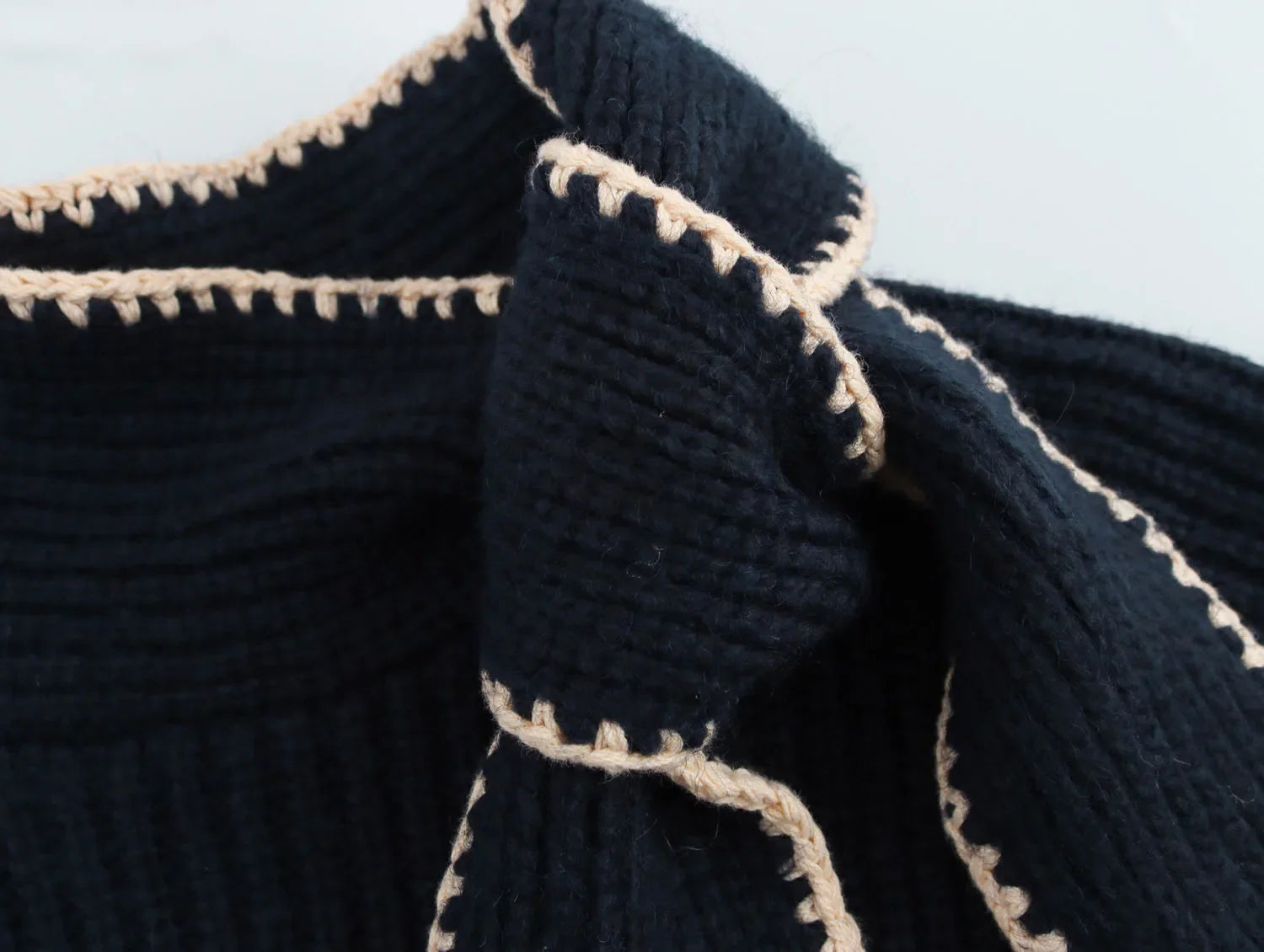 Long Sleeve Sweater – Bow Detail – Festive Winter Look