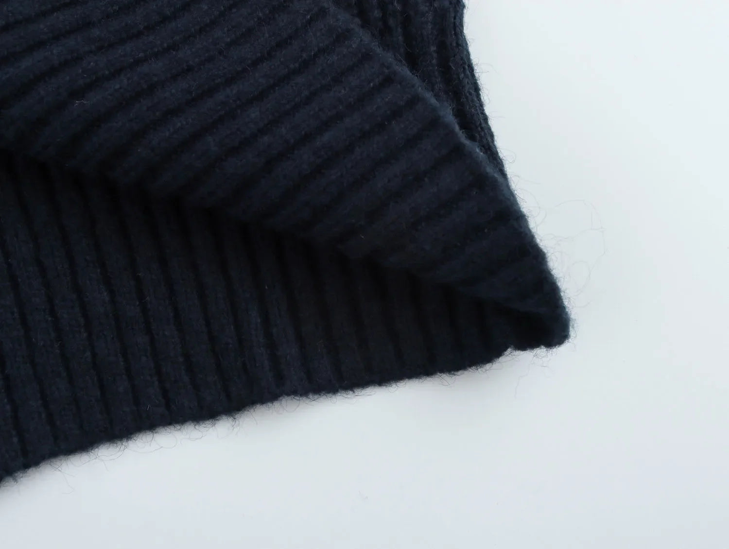 Long Sleeve Sweater – Bow Detail – Festive Winter Look