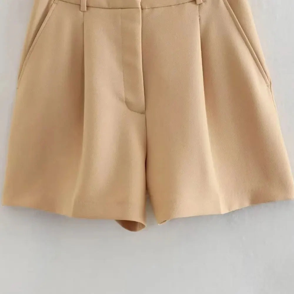 Tailored Shorts – Soft Fabric – Chic Everyday Style