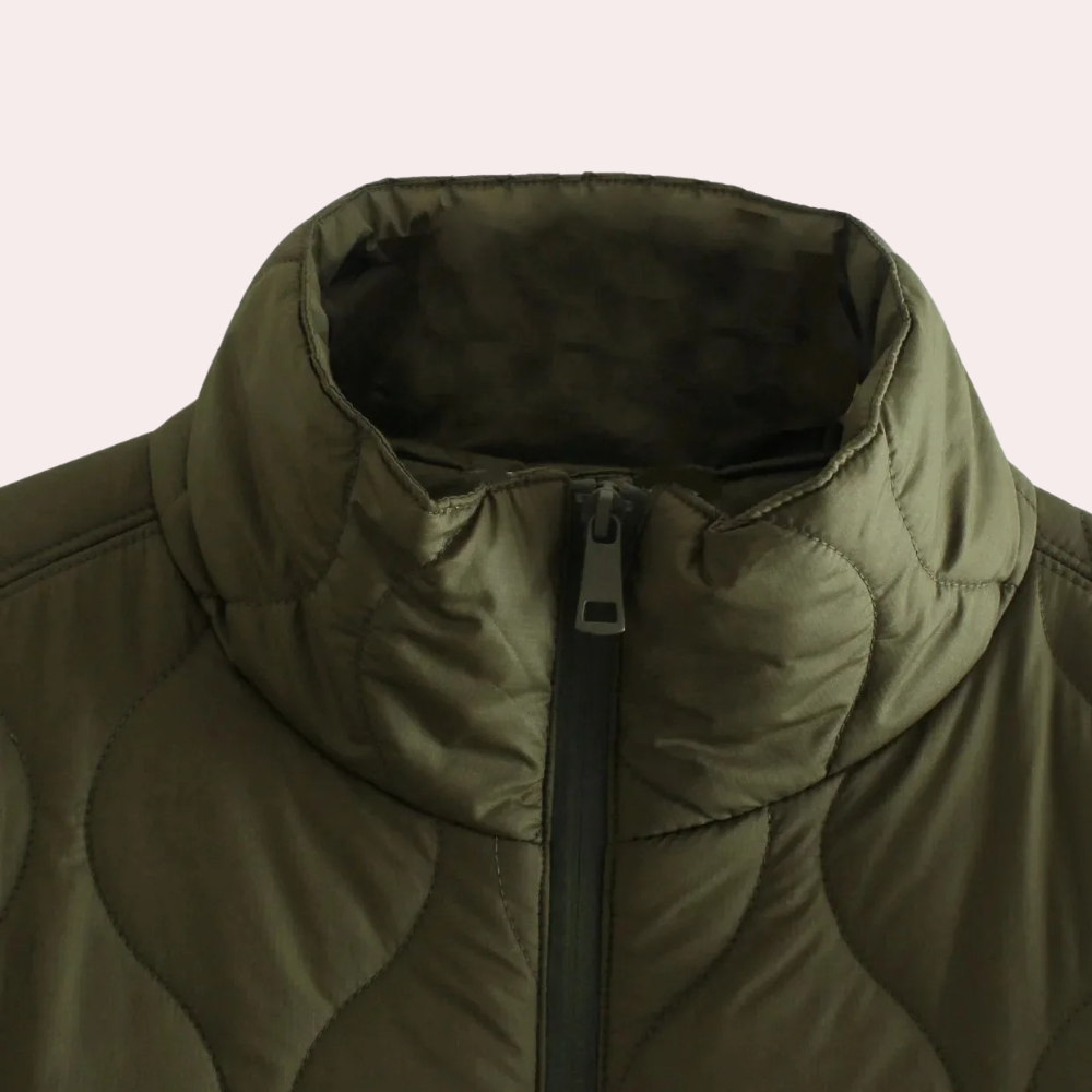 Quilted Cape Jacket – Lightweight & Warm – Casual Layering Essential